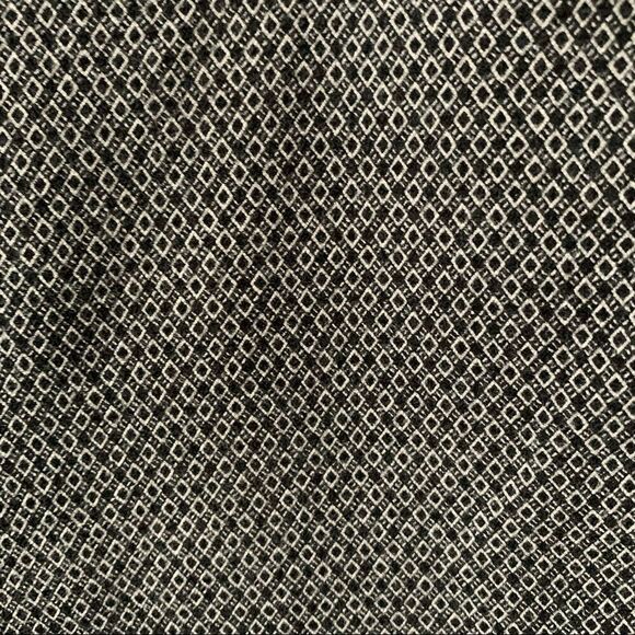 Old Navy “Grey Diamond” Patterned Mid Rose Ankle Length Pixie Pant. - Picture 4 of 10